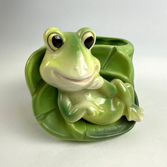 Super Cute Vintage Anthropomorphic Frog Planter For Succulents Flowers Or Plant - Picture 3 of 12